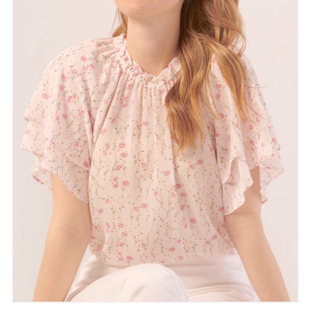 NWT Charlie Paige floral blouse